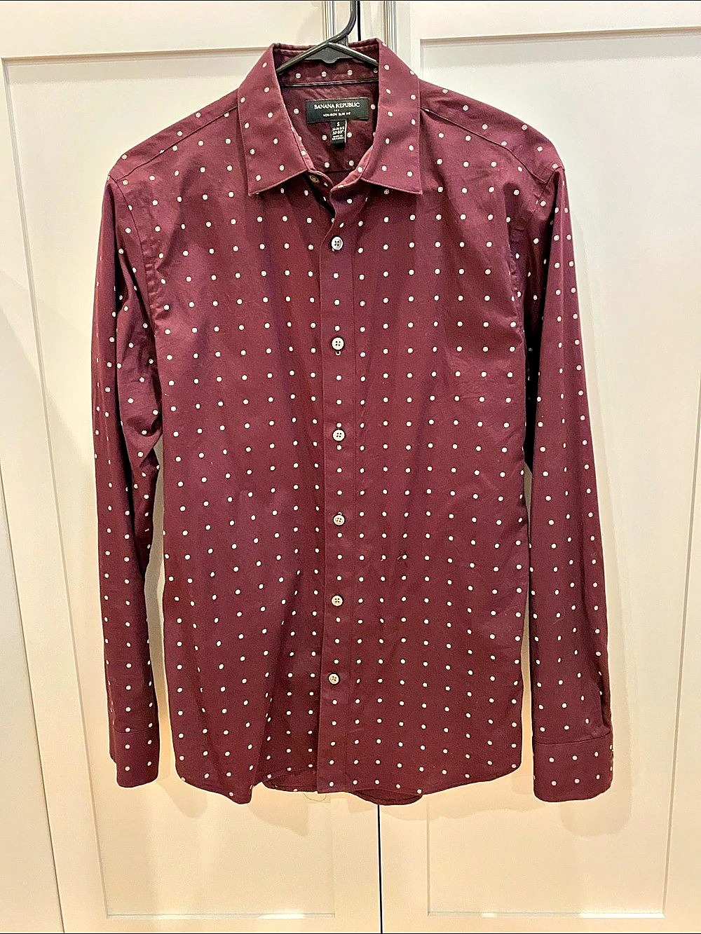 Banana Republic Non-Iron Slim Fit Polka Dot Shirt Burgundy Small Like New